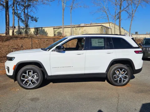 More photos of 2025 Jeep Grand Cherokee Limited at ALM CDJR Macon, GA