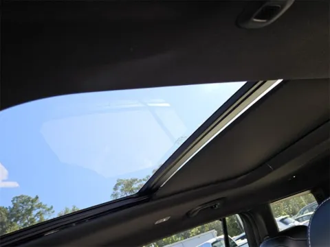 More photos of 2025 Jeep Grand Cherokee L Limited at ALM CDJR Macon, GA