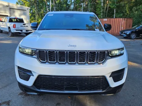 Photos of 2025 Jeep Grand Cherokee Laredo X for sale in Macon, GA at ALM CDJR Macon