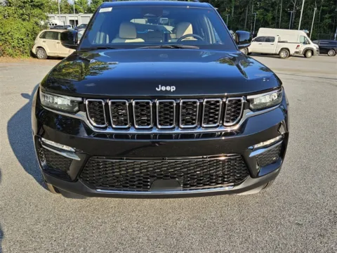 Photos of 2025 Jeep Grand Cherokee Limited for sale in Macon, GA at ALM CDJR Macon