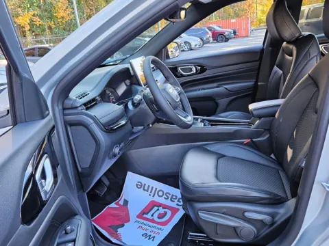 More photos of 2026 Jeep Compass Latitude at ALM CDJR Macon, GA