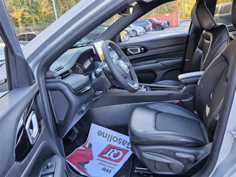 More photos of 2026 Jeep Compass Latitude at ALM CDJR Macon, GA