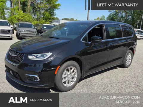 More photos of 2026 Chrysler Pacifica Select at ALM CDJR Macon, GA