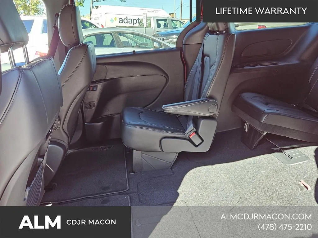 2026 Chrysler Pacifica Select - Photo 7
