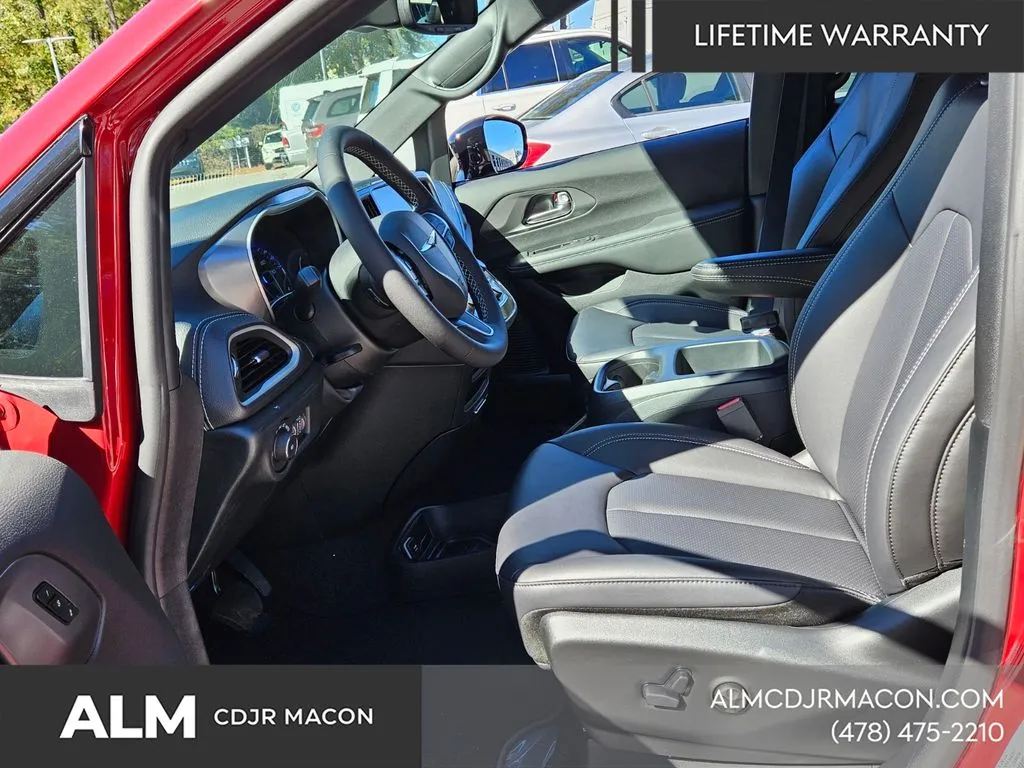 2026 Chrysler Pacifica Select - Photo 6