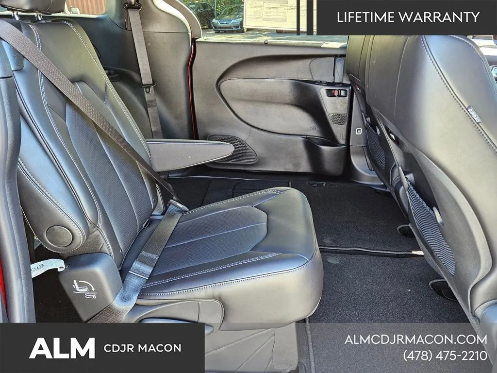 2026 Chrysler Pacifica Select - Photo 15