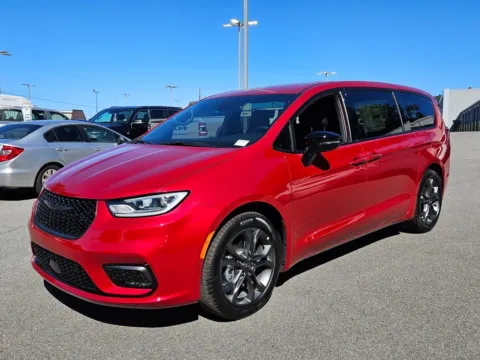 Another view of 2026 Chrysler Pacifica Select for sale in Macon, GA at ALM CDJR Macon