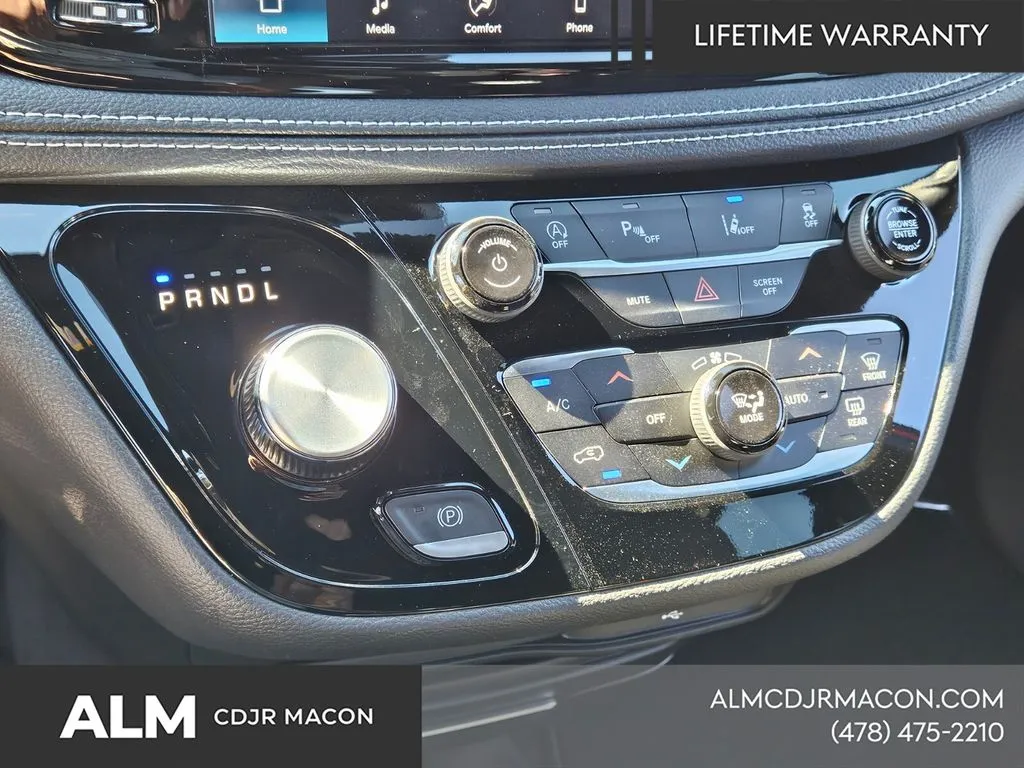 2026 Chrysler Pacifica Select - Photo 24