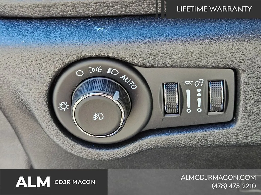 2026 Chrysler Pacifica Select - Photo 30