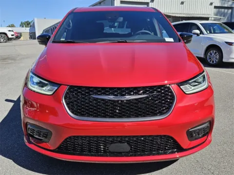 Photos of 2026 Chrysler Pacifica Select for sale in Macon, GA at ALM CDJR Macon