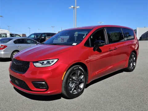 Another view of 2026 Chrysler Pacifica Select for sale in Macon, GA at ALM CDJR Macon