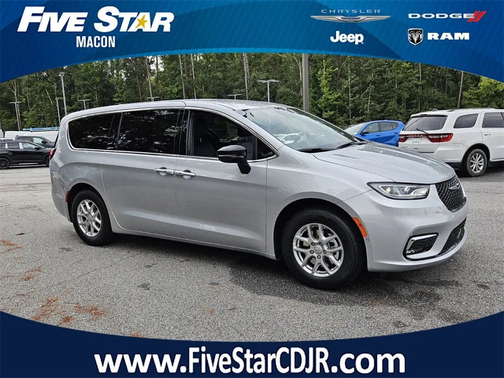 Silver 2026 Chrysler Pacifica Select for sale in Macon, GA