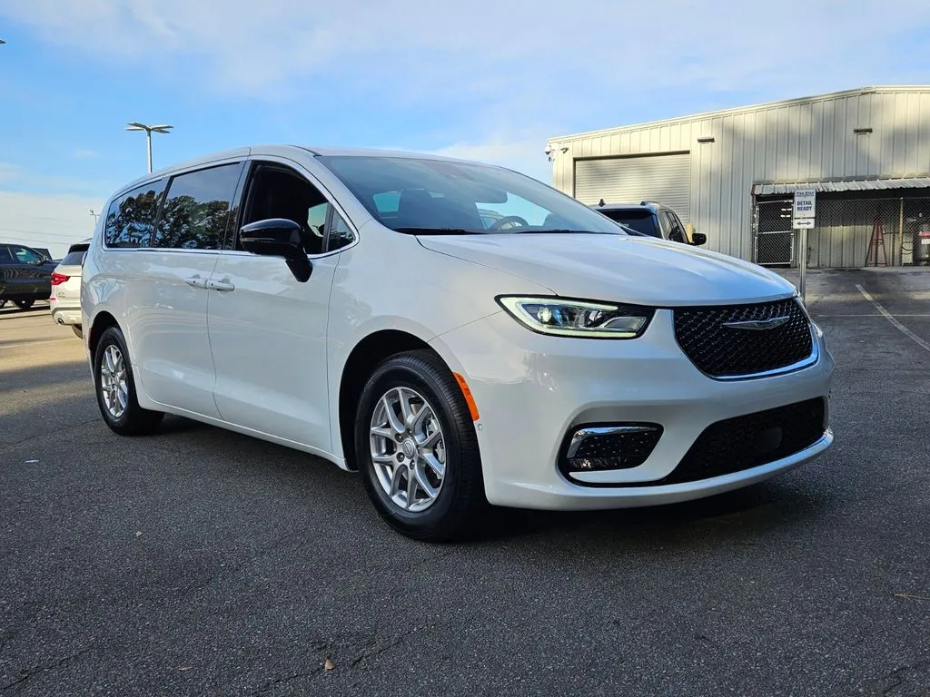 White 2026 Chrysler Pacifica Select for sale in Macon, GA
