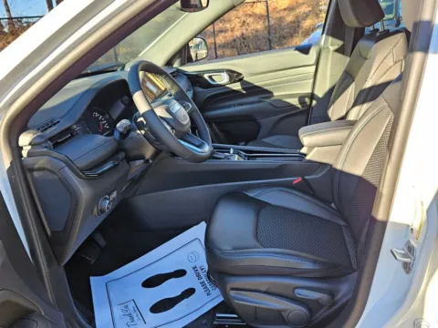 More photos of 2026 Jeep Compass Latitude at ALM CDJR Macon, GA