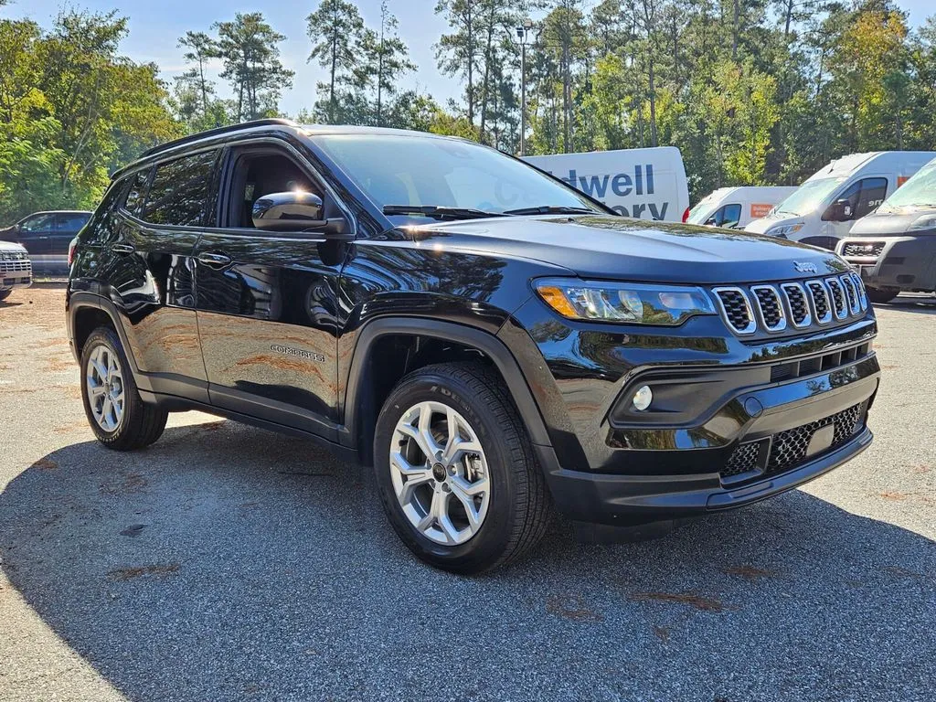 2026 Jeep Compass Latitude 4X4's photo