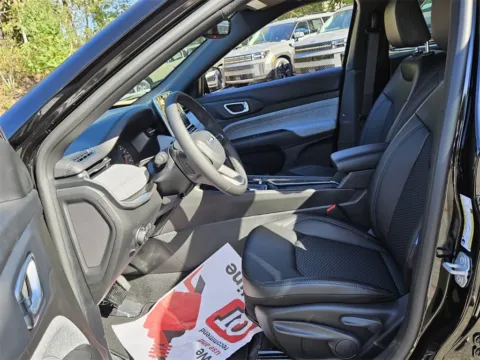 More photos of 2026 Jeep Compass Latitude at ALM CDJR Macon, GA