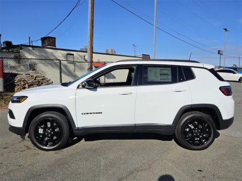 More photos of 2026 Jeep Compass Latitude at ALM CDJR Macon, GA