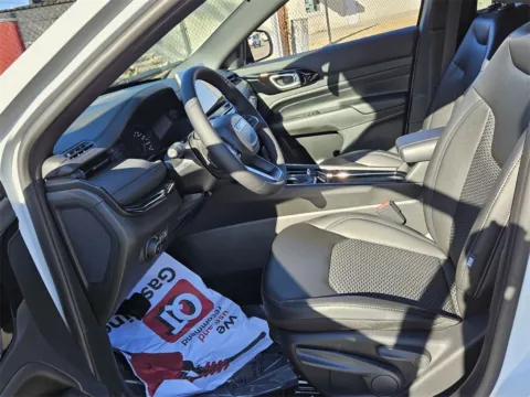 More photos of 2026 Jeep Compass Latitude at ALM CDJR Macon, GA