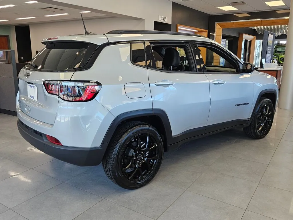 2026 Jeep Compass Altitude Special Edition - Photo 12