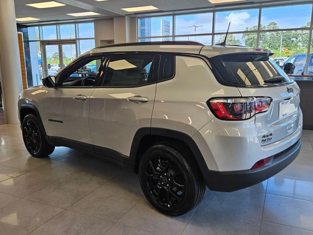 2026 Jeep Compass Altitude Special Edition - Photo 10