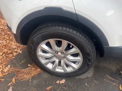 More photos of 2019 Land Rover Range Rover Evoque SE at ALM CDJR Macon, GA