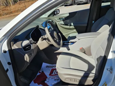 More photos of 2024 Chevrolet Malibu LT at ALM CDJR Macon, GA