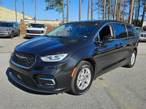 Another view of 2023 Chrysler Pacifica Touring L for sale in Macon, GA at ALM CDJR Macon