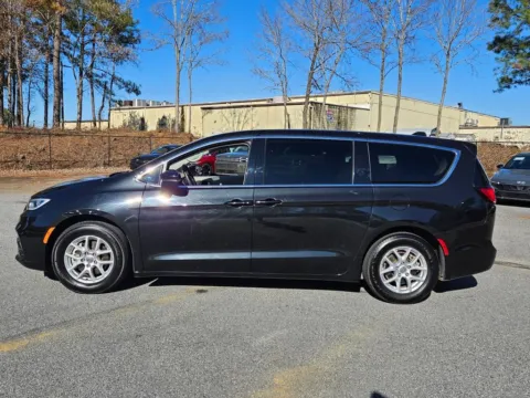 More photos of 2023 Chrysler Pacifica Touring L at ALM CDJR Macon, GA