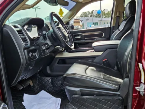 More photos of 2020 Ram 3500 Laramie at ALM CDJR Macon, GA