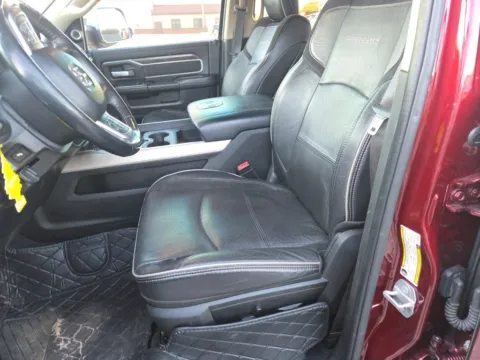 More photos of 2020 Ram 3500 Laramie at ALM CDJR Macon, GA