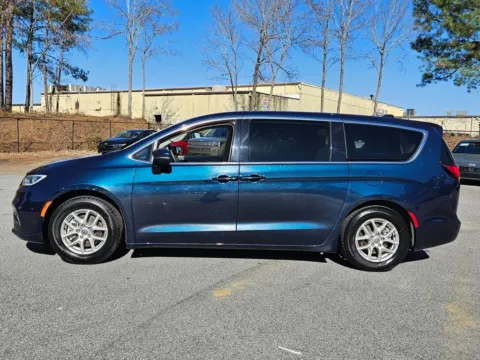 More photos of 2023 Chrysler Pacifica Touring L at ALM CDJR Macon, GA