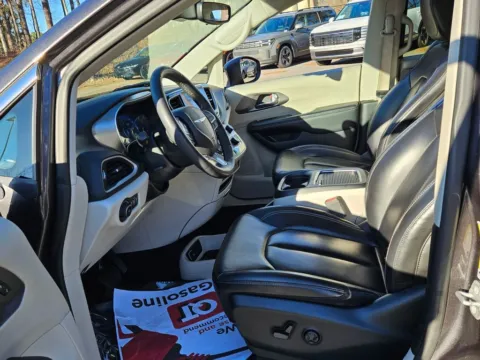 More photos of 2023 Chrysler Pacifica Touring L at ALM CDJR Macon, GA