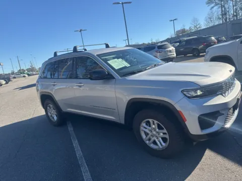 More photos of 2022 Jeep Grand Cherokee Laredo at ALM CDJR Macon, GA