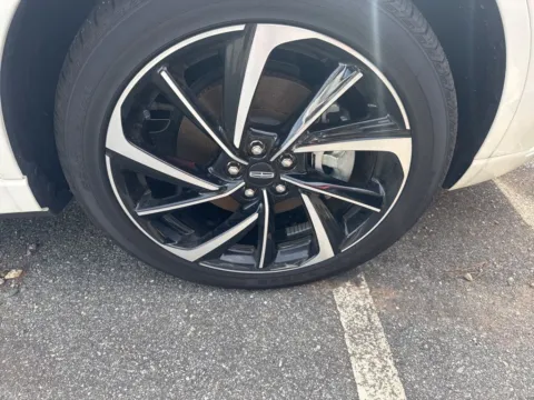 More photos of 2024 Lincoln Corsair Grand Touring at ALM CDJR Macon, GA