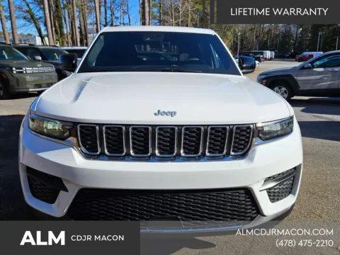 Another view of 2025 Jeep Grand Cherokee Laredo for sale in Macon, GA at ALM CDJR Macon