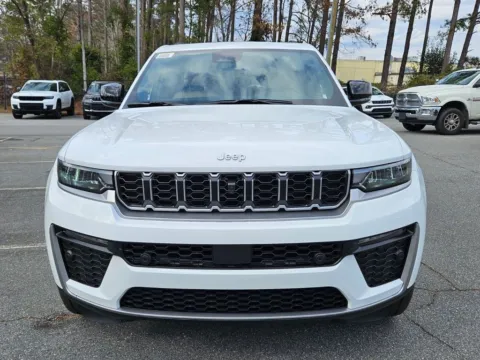 Photos of 2026 Jeep Grand Cherokee Limited for sale in Macon, GA at ALM CDJR Macon