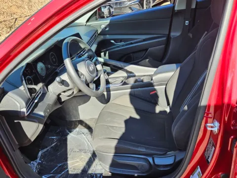 More photos of 2025 Hyundai Elantra SEL Convenience at ALM CDJR Macon, GA
