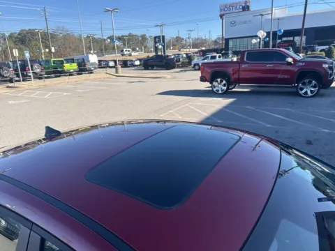 More photos of 2025 Hyundai Elantra SEL Convenience at ALM CDJR Macon, GA