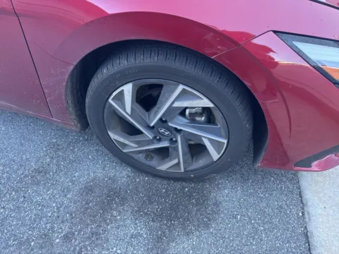 More photos of 2025 Hyundai Elantra SEL Convenience at ALM CDJR Macon, GA