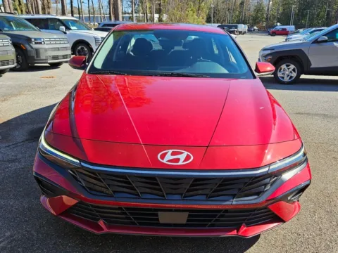 Photos of 2025 Hyundai Elantra SEL Convenience for sale in Macon, GA at ALM CDJR Macon