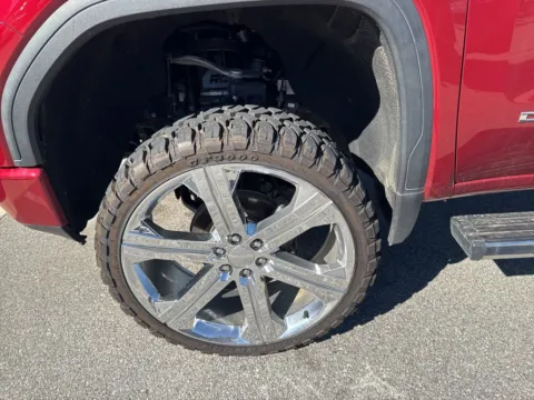 More photos of 2020 GMC Sierra 1500 Denali at ALM CDJR Macon, GA