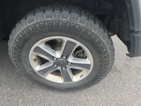 More photos of 2020 Jeep Wrangler Unlimited Sahara at ALM CDJR Macon, GA