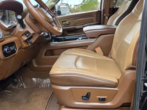 More photos of 2020 Ram 3500 Laramie Longhorn at ALM CDJR Macon, GA