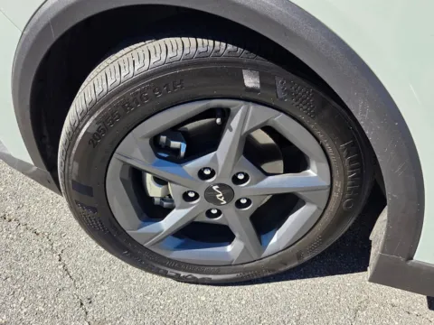 More photos of 2025 Kia K4 LXS at ALM CDJR Macon, GA