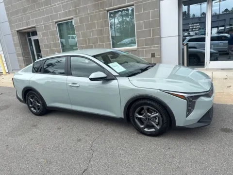 More photos of 2025 Kia K4 LXS at ALM CDJR Macon, GA