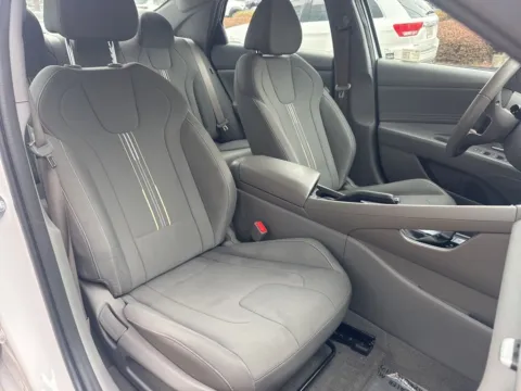 More photos of 2025 Hyundai Elantra SEL Sport at ALM CDJR Macon, GA