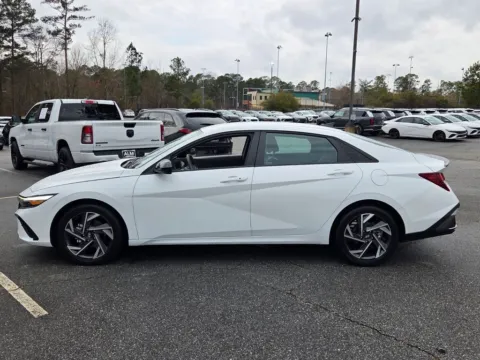 More photos of 2025 Hyundai Elantra SEL Sport at ALM CDJR Macon, GA
