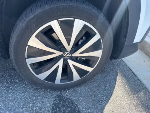 More photos of 2024 Volkswagen Taos 1.5T SE at ALM CDJR Macon, GA