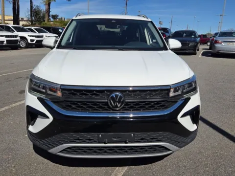 Photos of 2024 Volkswagen Taos 1.5T SE for sale in Macon, GA at ALM CDJR Macon