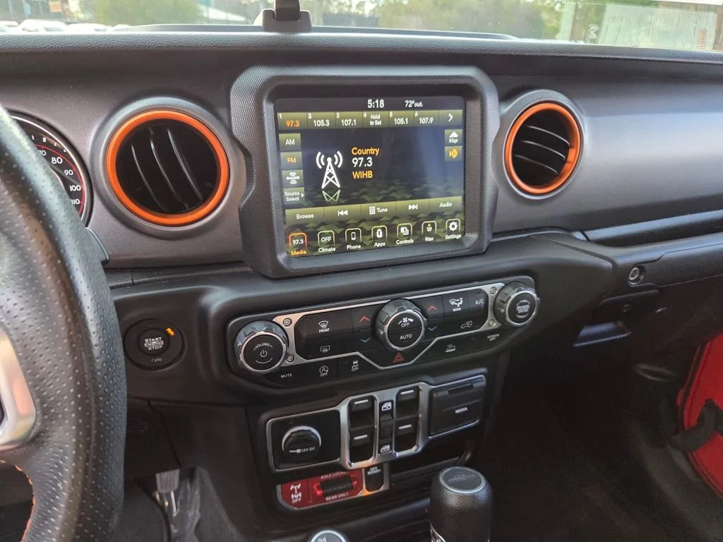 2021 Jeep Gladiator Mojave - Photo 22
